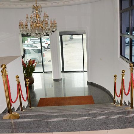 Hotel Vallee Des Princes دوالا المظهر الخارجي الصورة