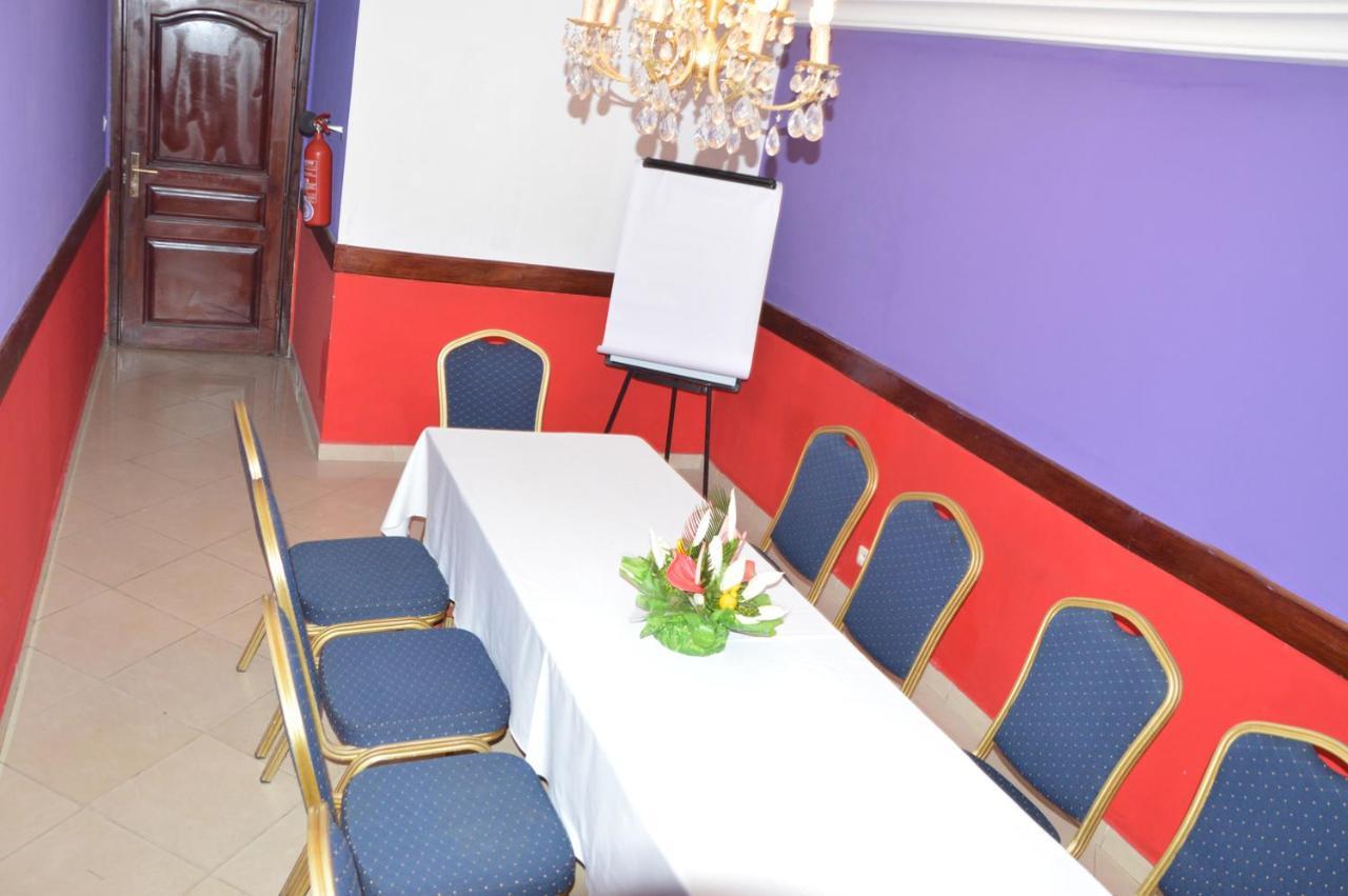 Hotel Vallee Des Princes دوالا المظهر الخارجي الصورة