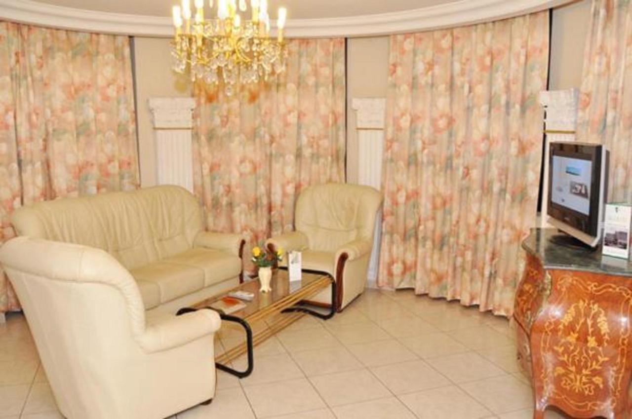 Hotel Vallee Des Princes دوالا المظهر الخارجي الصورة