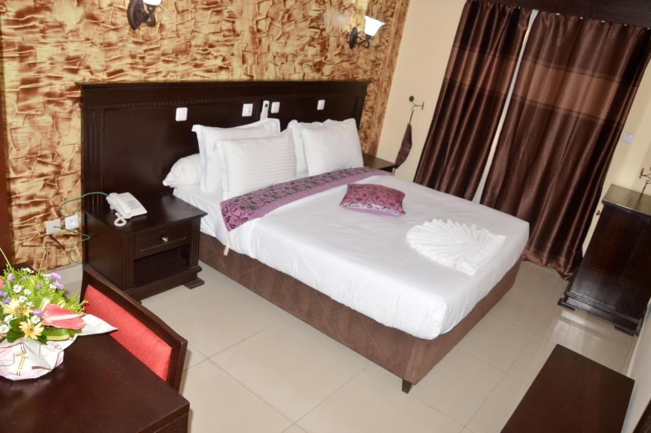 Hotel Vallee Des Princes دوالا المظهر الخارجي الصورة