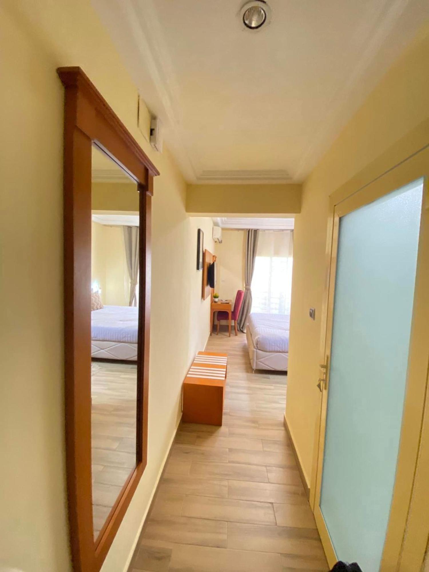 Hotel Vallee Des Princes دوالا المظهر الخارجي الصورة